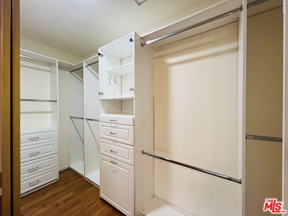 Interior, Walk-in Closets, Wood Texture Flooring