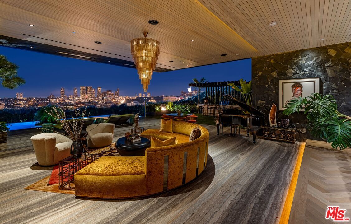 Chandelier, Interior, Piano, Recessed Lighting, Wooden Ceilings, Wood Texture Flooring