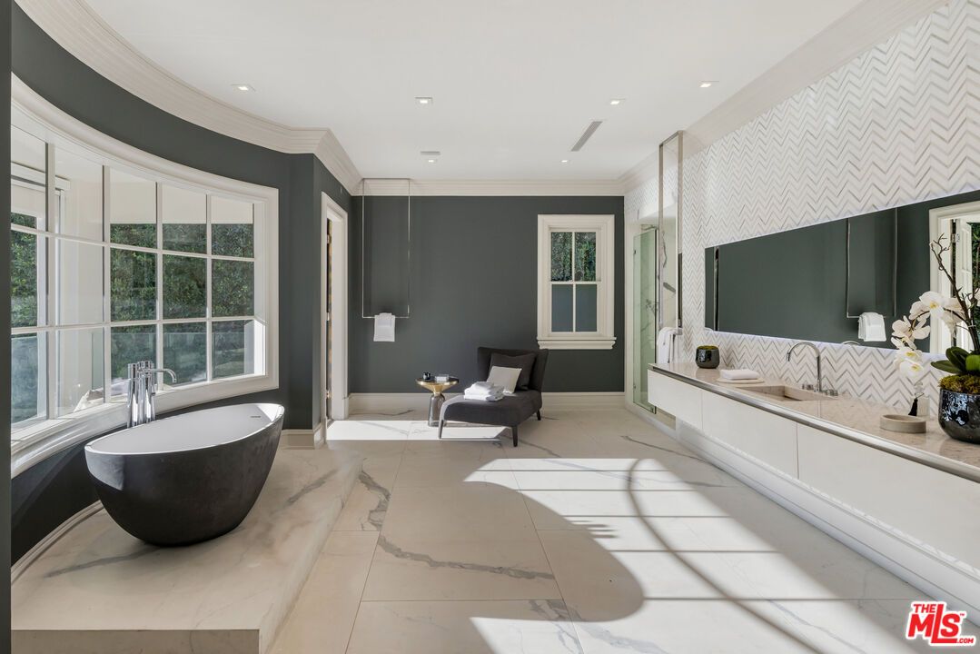 Bathroom, Free Standing Baths, Interior, Marble, Recessed Lighting