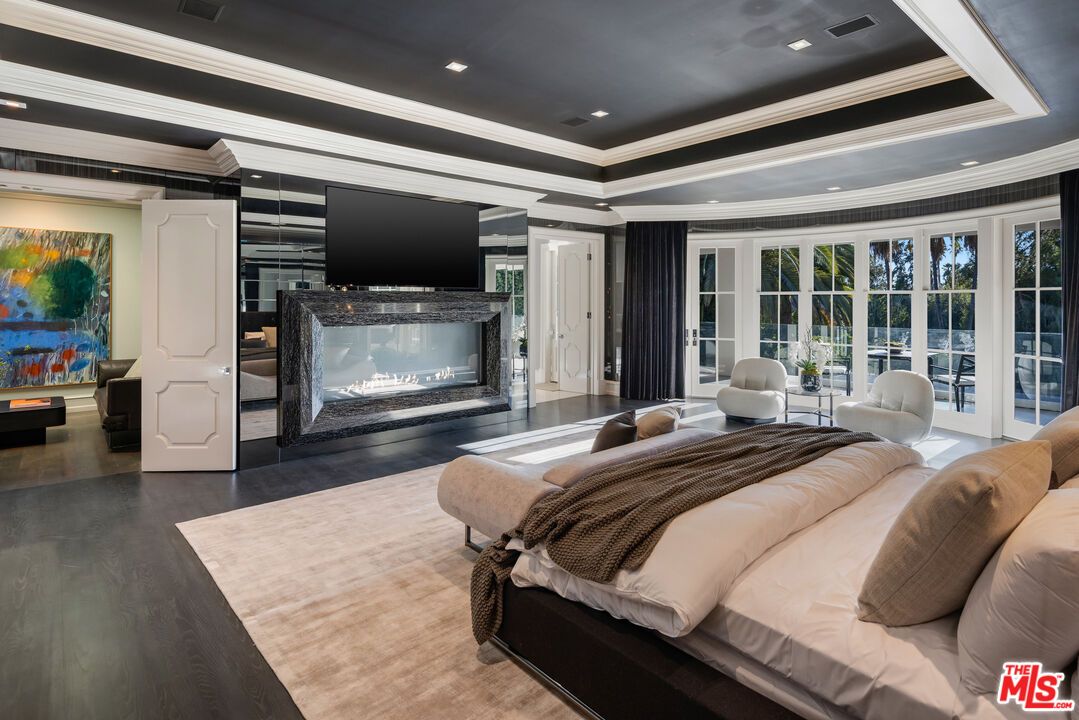 Bedroom, Fireplace, Interior, Recessed Lighting, Wood Texture Flooring