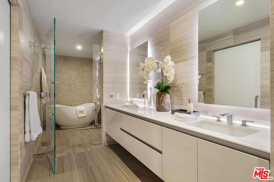Bathroom, Dual Sink Vanities, Free Standing Baths, Glass Shower, Interior, Recessed Lighting
