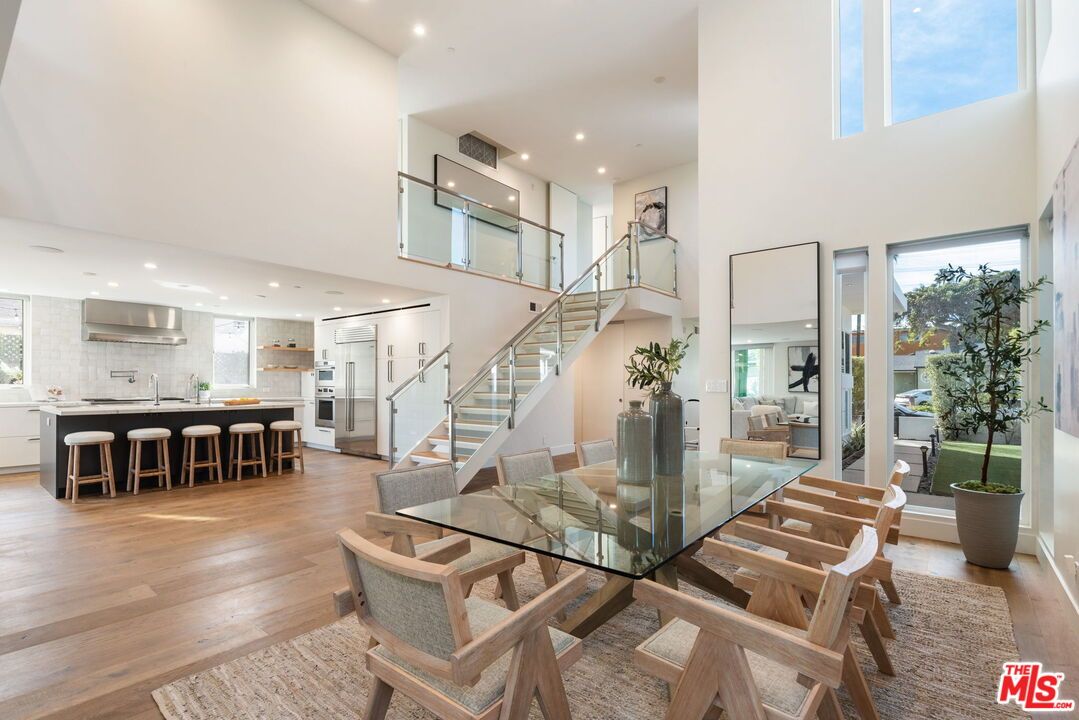 Dining room, Interior, Kitchen, Recessed Lighting, Wood Texture Flooring