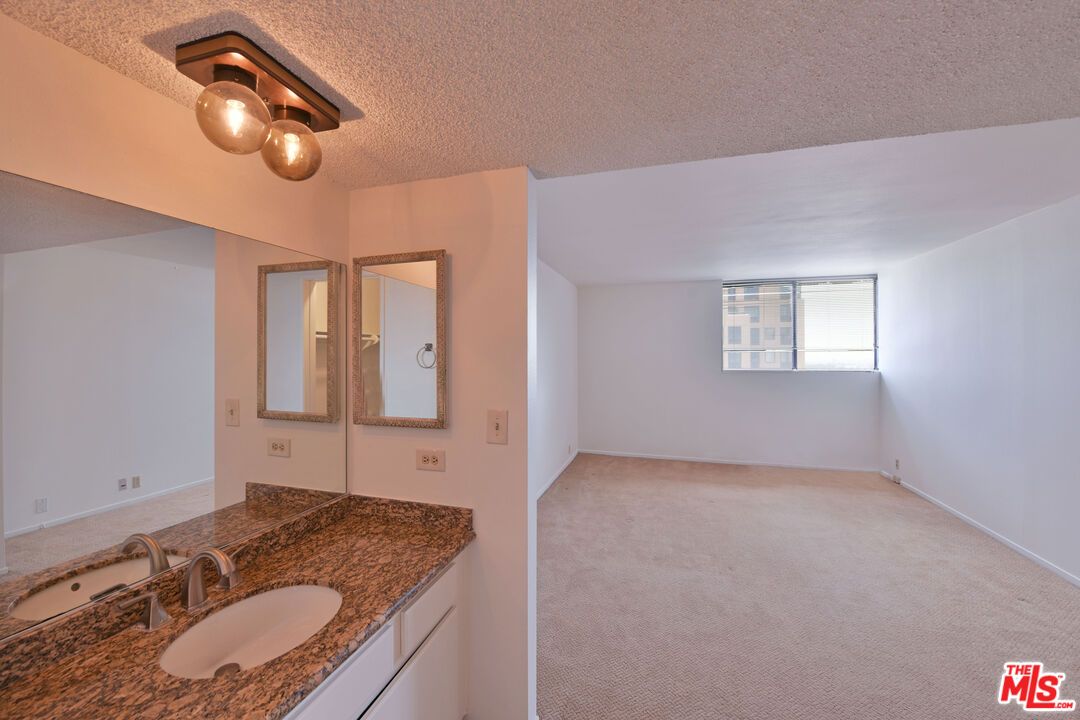 Bathroom, Empty room, Interior