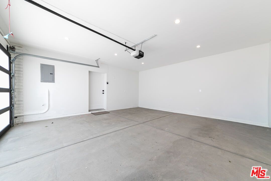 Garage, Interior, Recessed Lighting