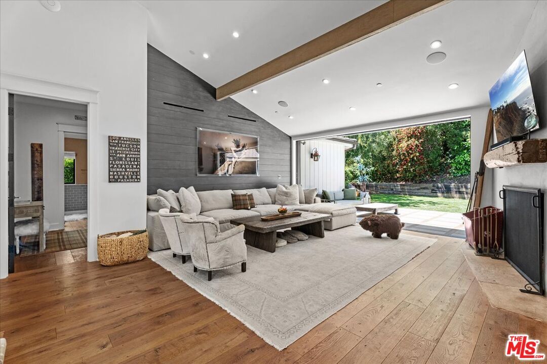 Interior, Living room, Recessed Lighting, Wooden Beams, Wood Texture Flooring