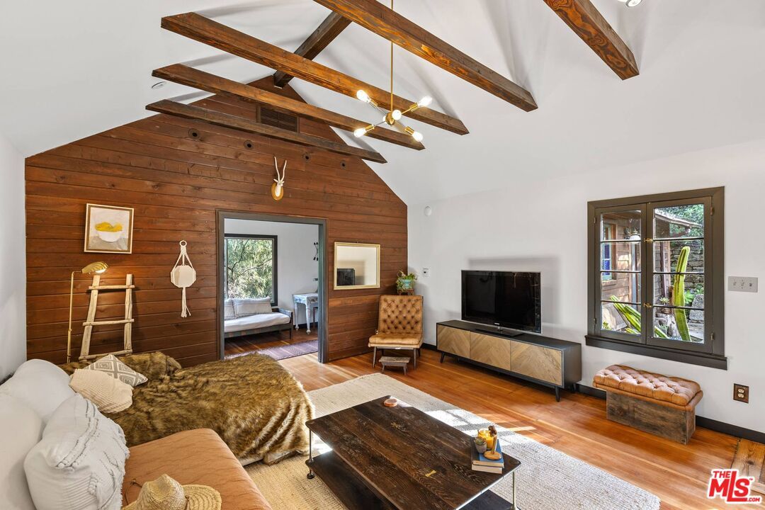 Interior, Living room, Pendant Lights, Wooden Beams, Wood Texture Flooring, Wooden Walls