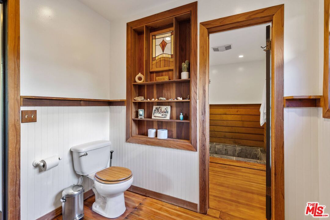 Bathroom, Interior, Recessed Lighting, Wood Texture Flooring