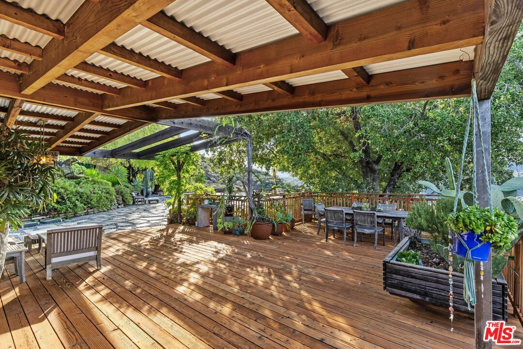 Exterior, Wood Texture Flooring