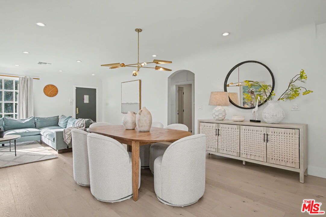 Dining room, Interior, Living room, Pendant Lights, Recessed Lighting, Wood Texture Flooring