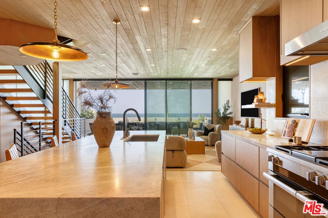 Interior, Kitchen, Living room, Pendant Lights, Recessed Lighting, Stainless Steel Appliances, Wooden Ceilings