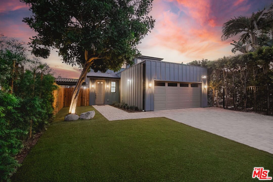 Backyard, Detached Garage, Exterior