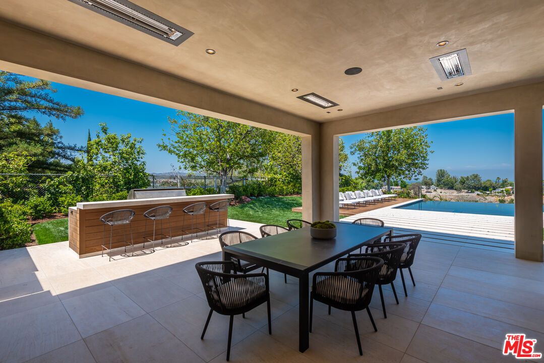 Exterior, Outdoor Kitchen, Pool, Water