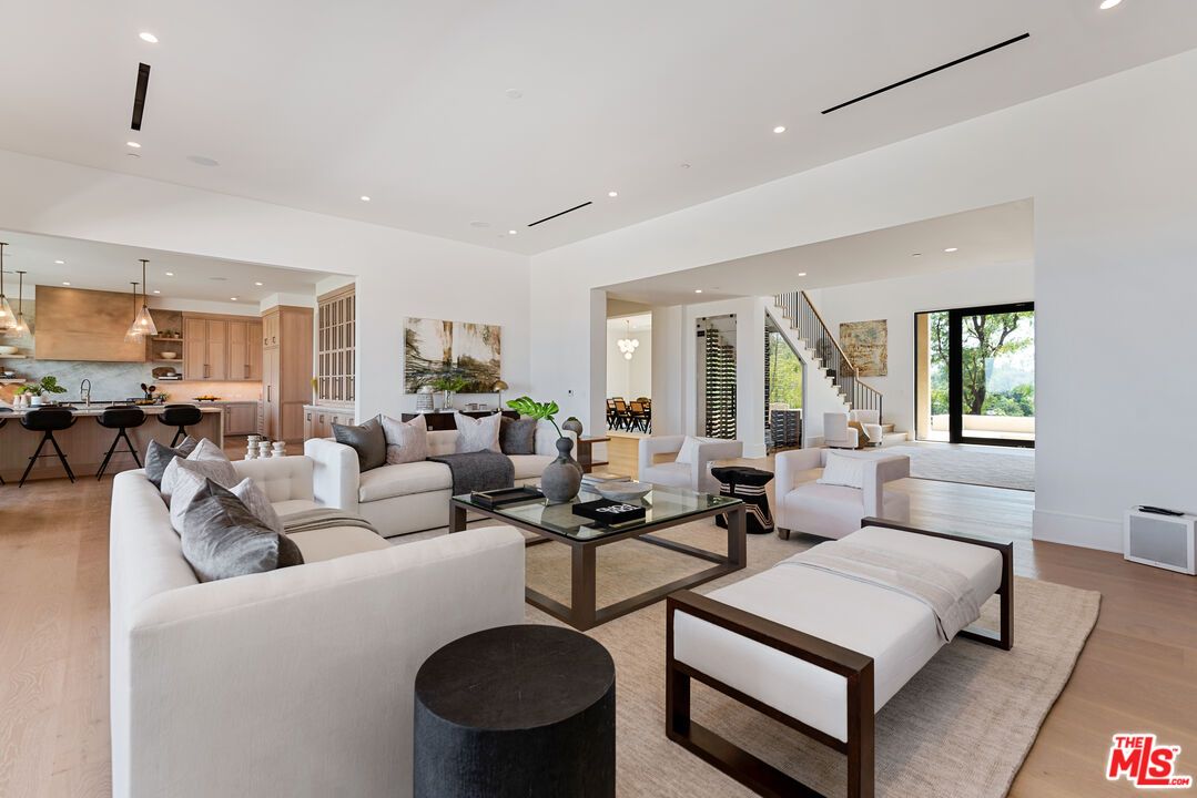 Interior, Living room, Pendant Lights, Recessed Lighting, Wood Texture Flooring