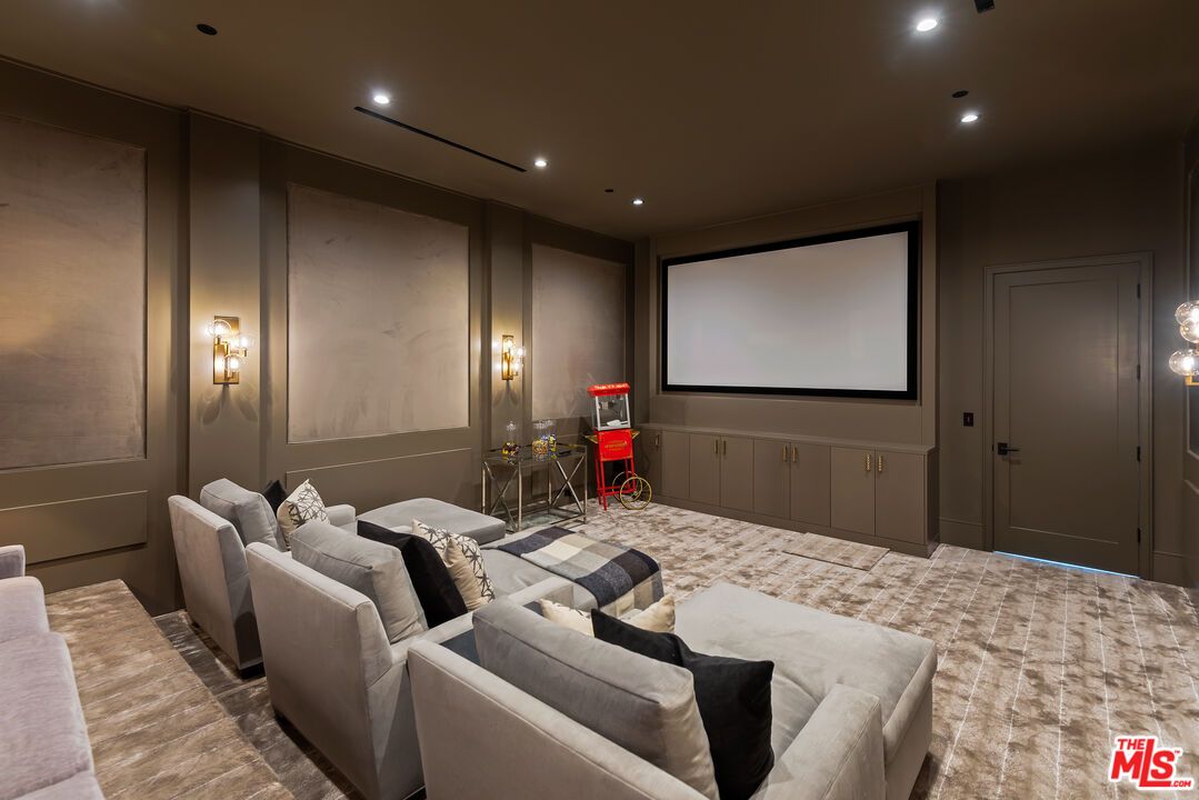 Interior, Projection Screen, Recessed Lighting, Theatre Room