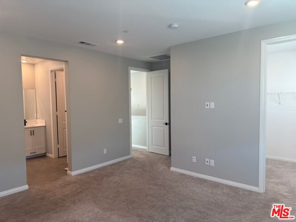 Bathroom, Empty room, Interior, Recessed Lighting