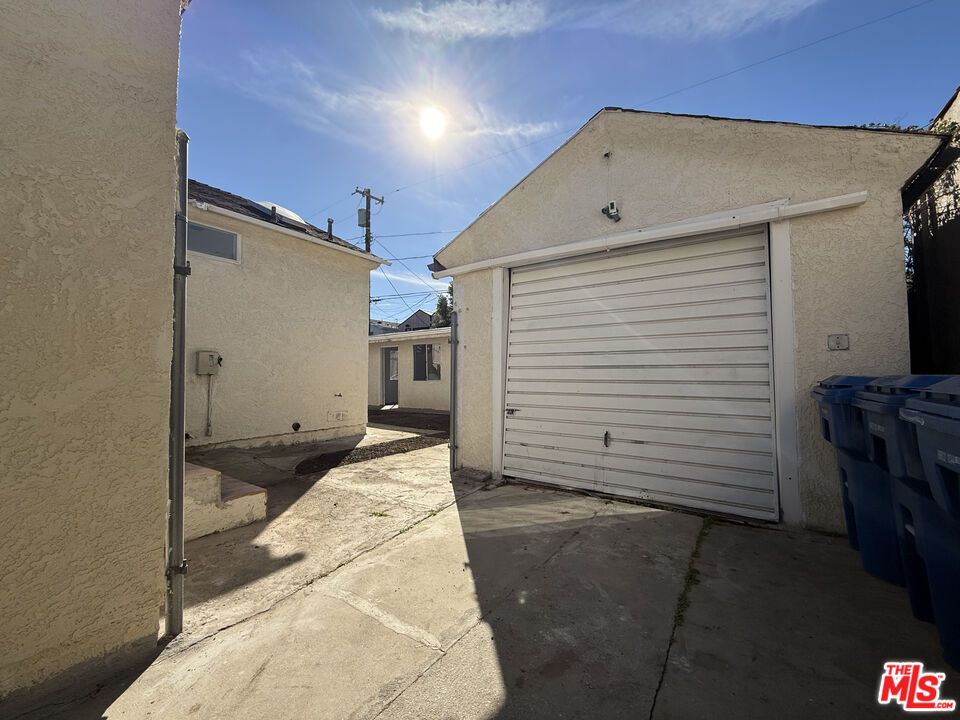 Detached Garage, Exterior