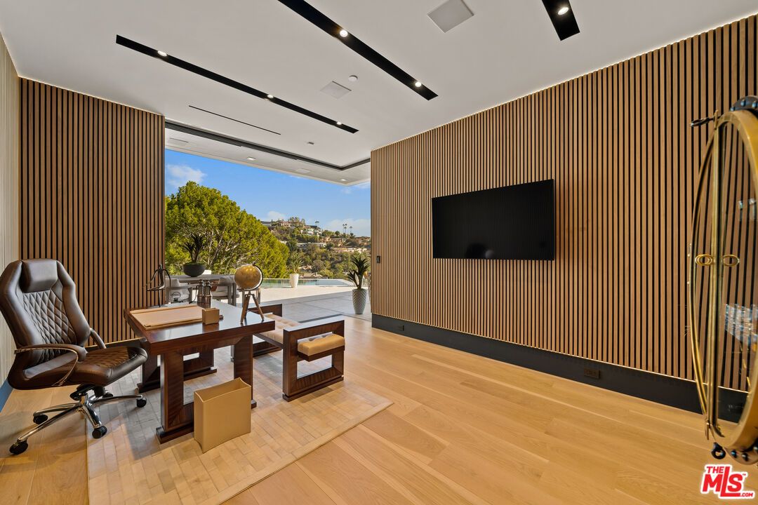 Home Office, Interior, Recessed Lighting, Wood Texture Flooring