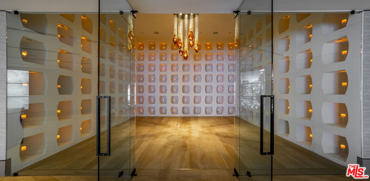 Interior, Pendant Lights, Wood Texture Flooring