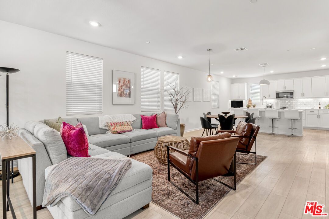 Dining room, Interior, Kitchen, Living room, Pendant Lights, Recessed Lighting, Wood Texture Flooring