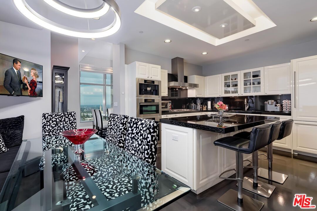 Dining room, Interior, Kitchen, Recessed Lighting, Stainless Steel Appliances