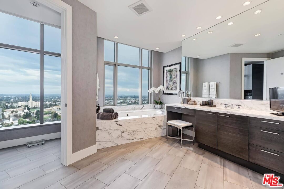 Bathroom, Interior, Recessed Lighting, Wood Texture Flooring