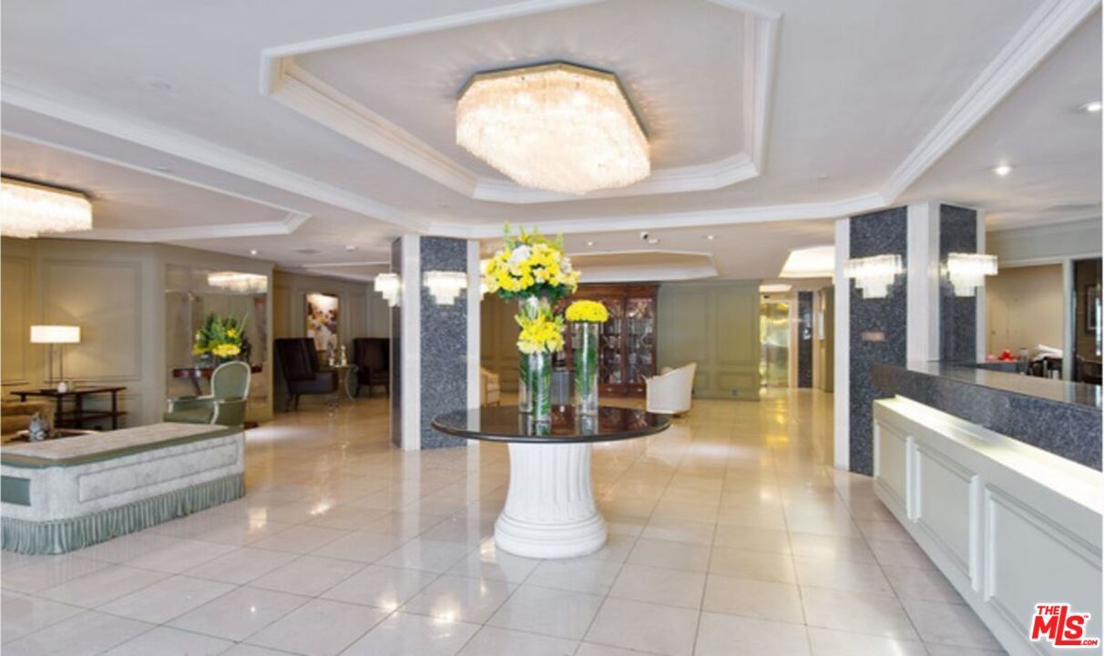 Chandelier, Interior, Recessed Lighting