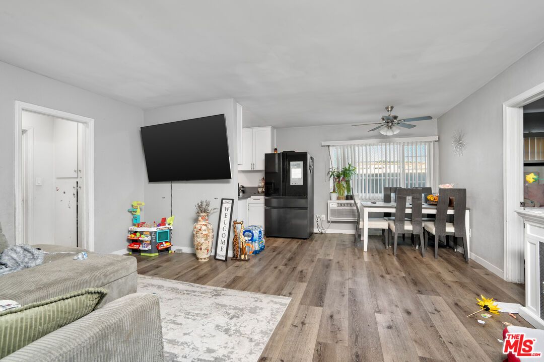 Dining room, Interior, Wood Texture Flooring