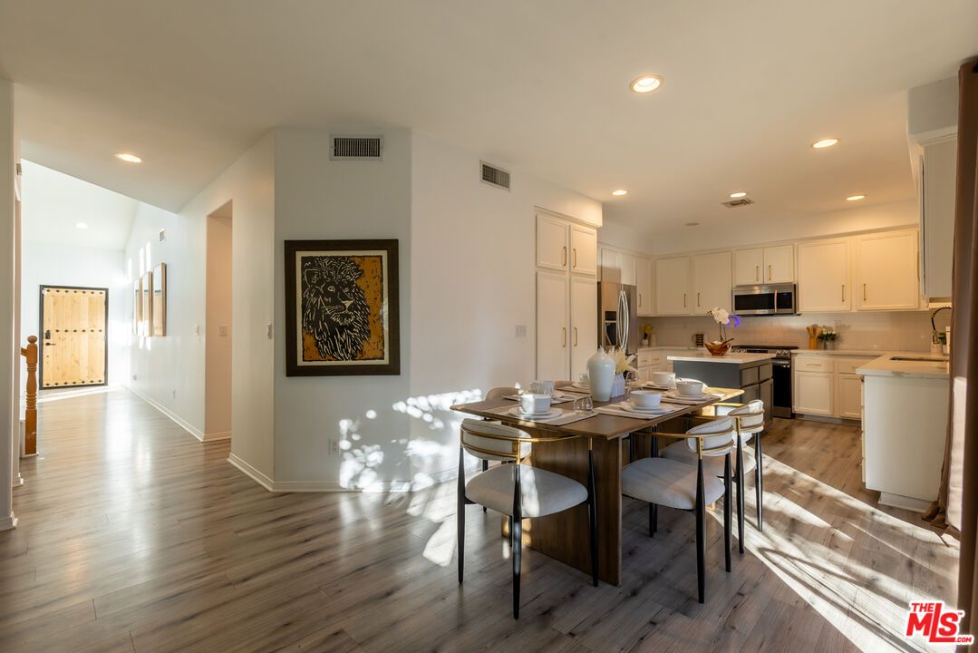 Dining room, Interior, Kitchen, Recessed Lighting, Wood Texture Flooring