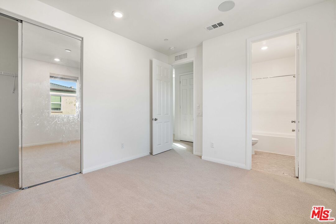 Bathroom, Empty room, Interior, Recessed Lighting