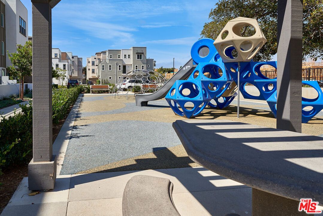 Backyard, Exterior, Playground