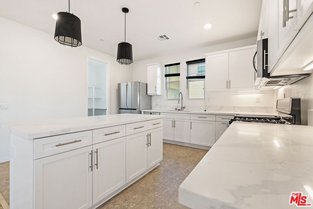 Interior, Kitchen, Pendant Lights, Recessed Lighting