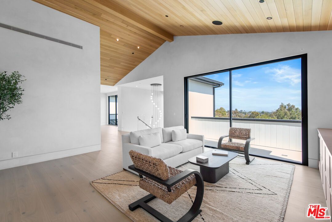 Interior, Living room, Recessed Lighting, Wooden Beams, Wooden Ceilings, Wood Texture Flooring