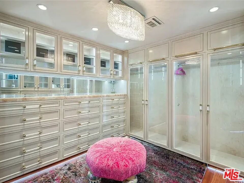 Chandelier, Interior, Recessed Lighting, Walk-in Closets