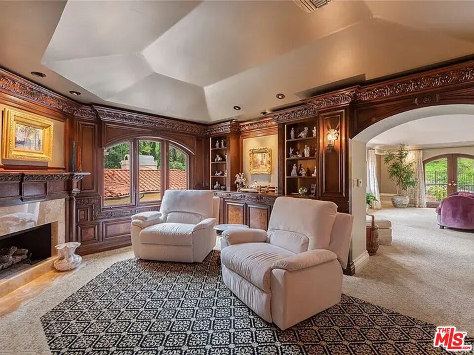 Fireplace, Interior, Recessed Lighting