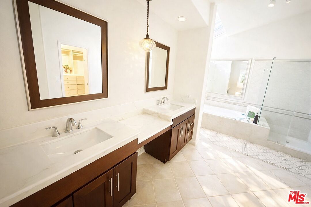 Bathroom, Dual Sink Vanities, Interior, Pendant Lights, Recessed Lighting