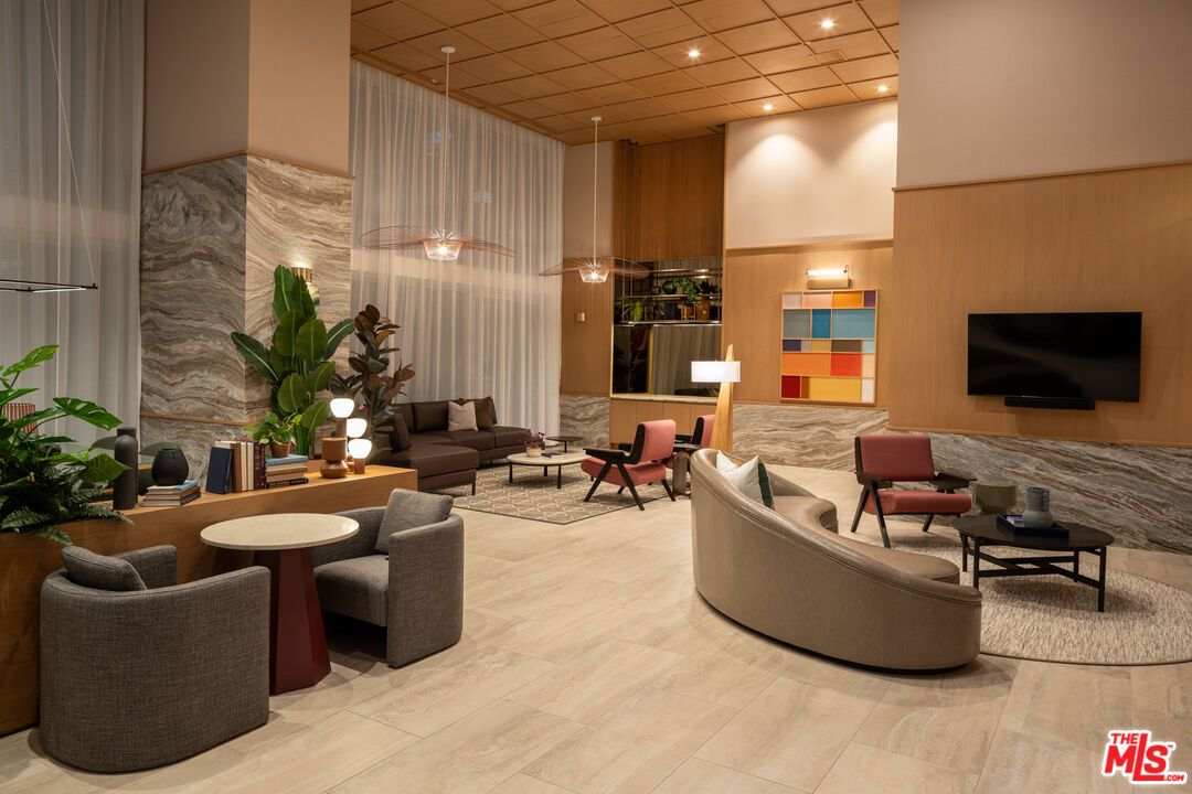 Interior, Living room, Pendant Lights, Recessed Lighting, Stone Walls, Wood Texture Flooring