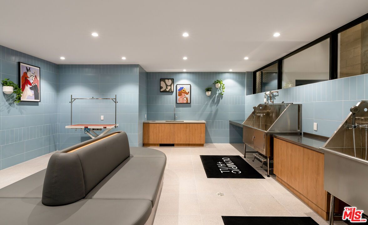 Interior, Recessed Lighting