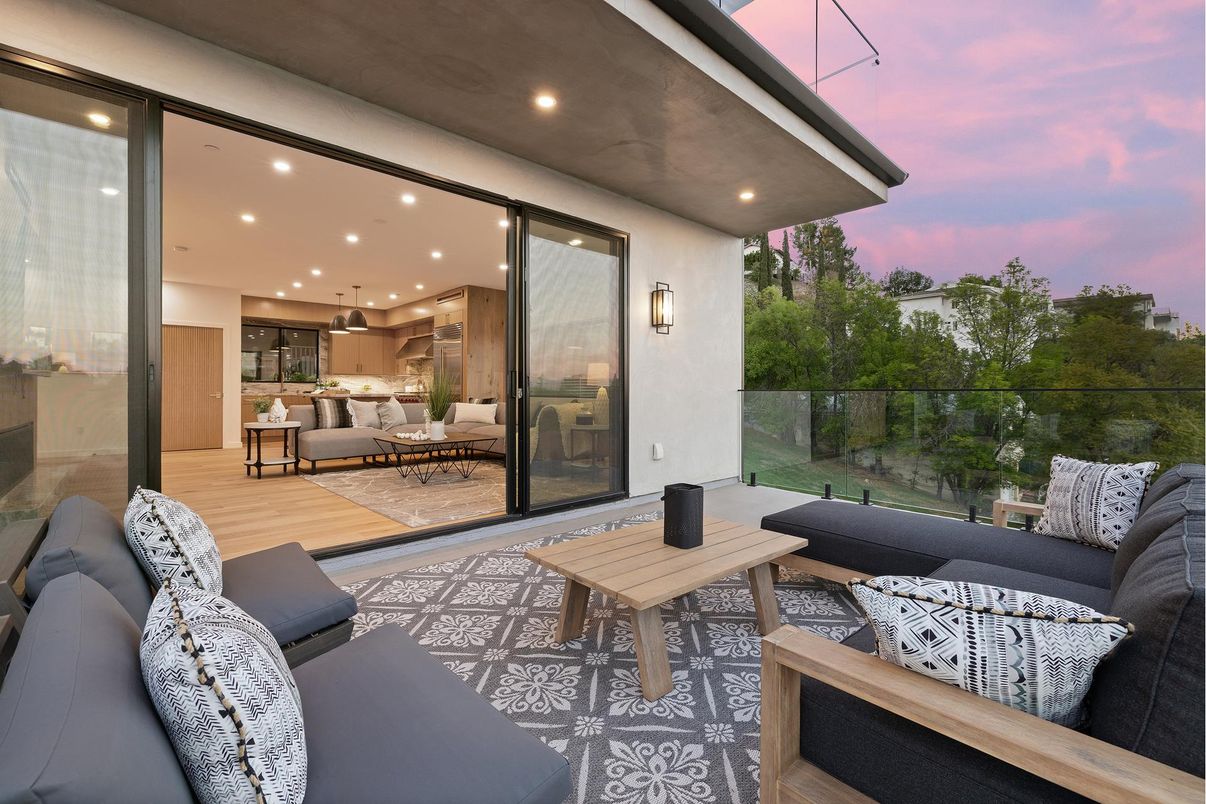 Exterior, Wood Texture Flooring