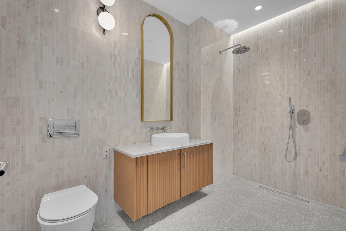 Bathroom, Interior, Recessed Lighting