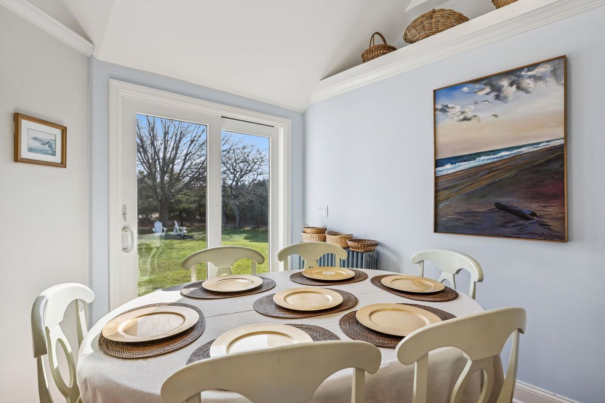 Dining room, Interior