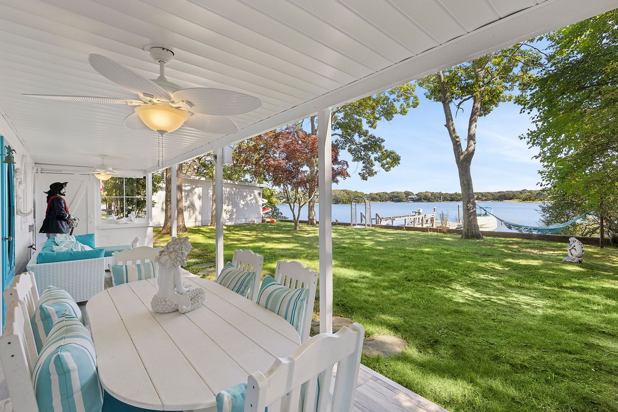 Backyard, Exterior, Sun Room, Water