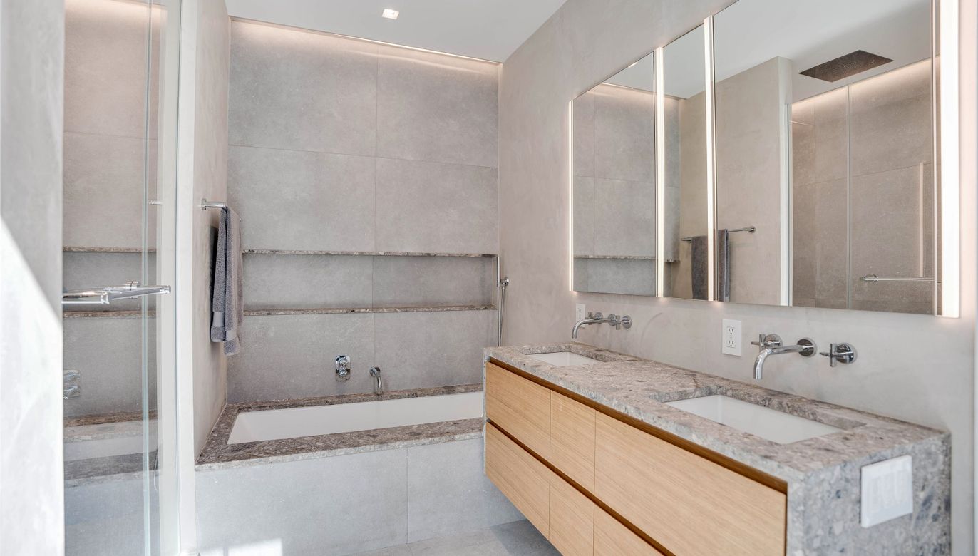 Bathroom, Dual Sink Vanities, Interior, Recessed Lighting