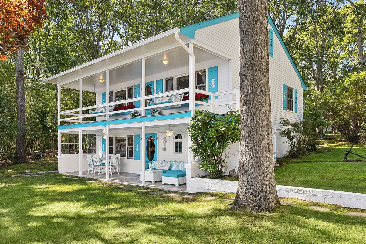 Backyard, Exterior, Facade, Modern