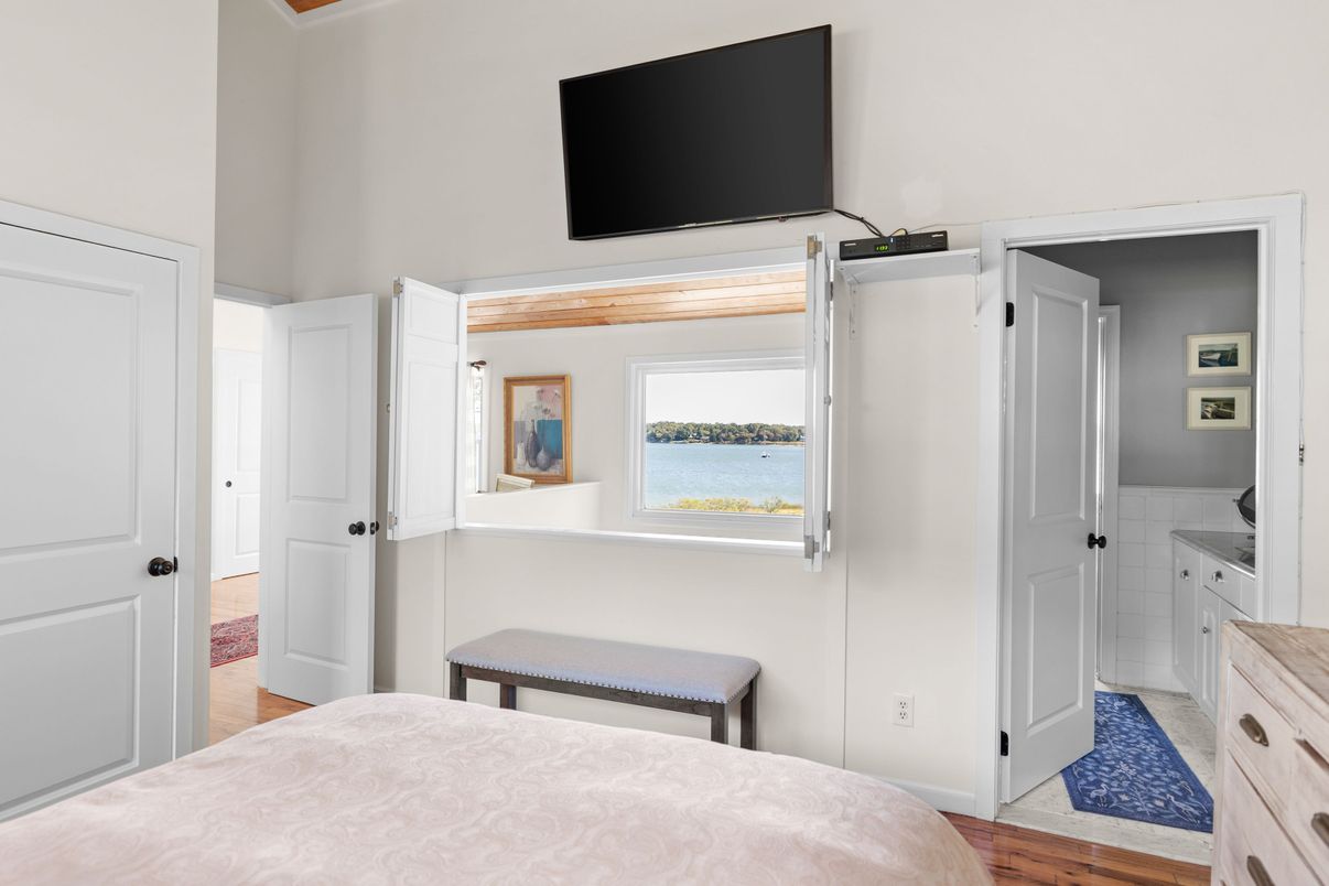 Bedroom, Interior, Water, Wood Texture Flooring