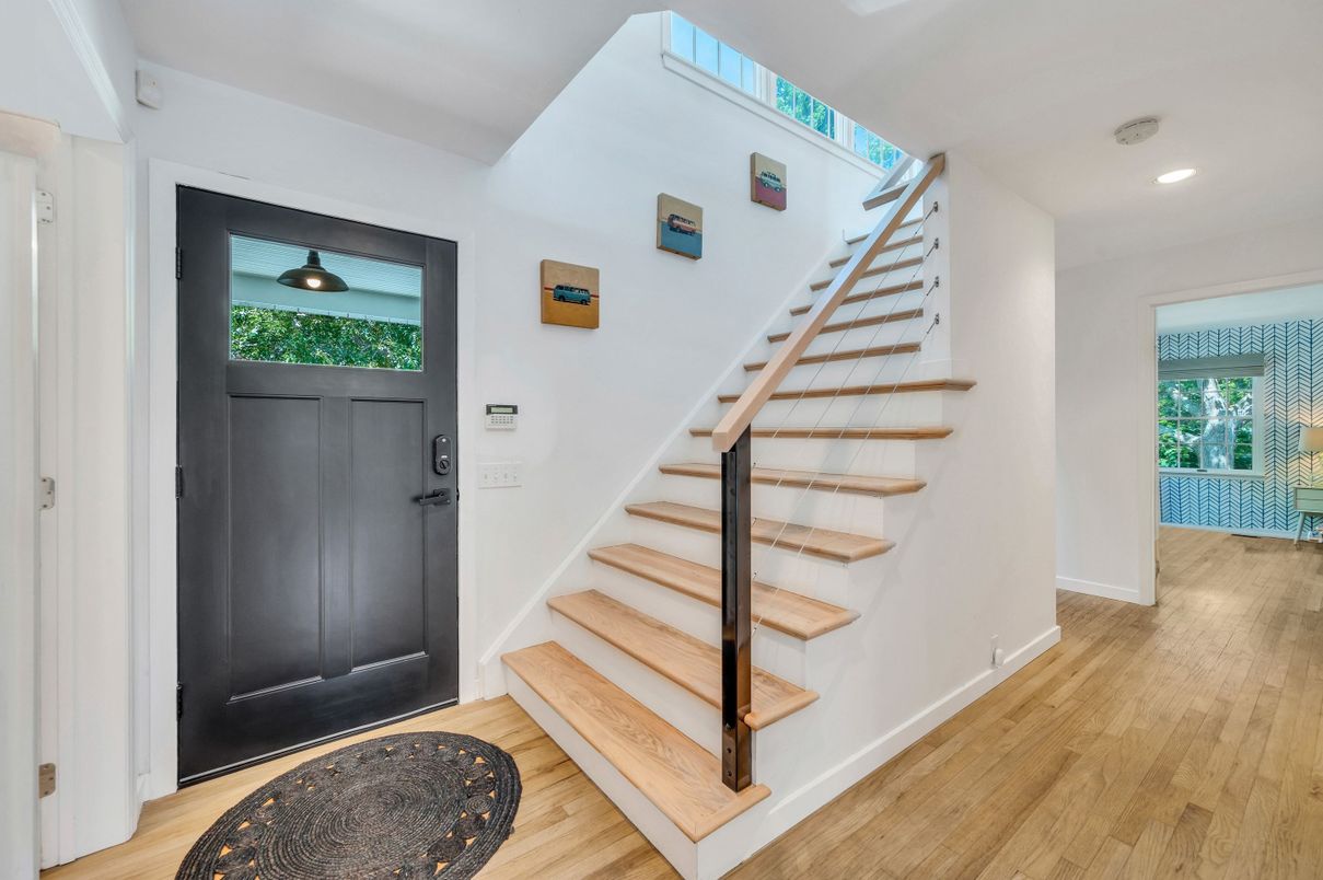 Interior, Recessed Lighting, Wood Texture Flooring