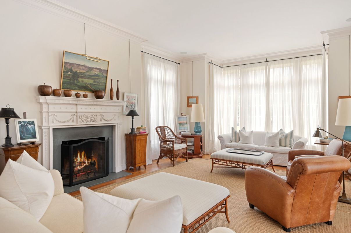 Fireplace, Interior, Living room