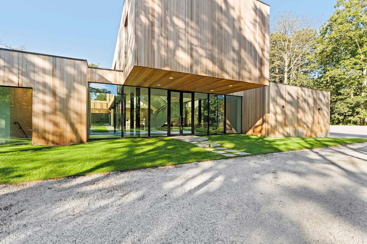 Backyard, Exterior, Facade, Modern