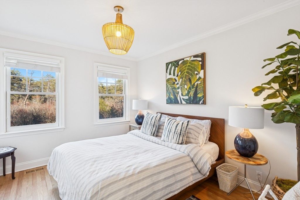 Bedroom, Interior, Pendant Lights, Wood Texture Flooring