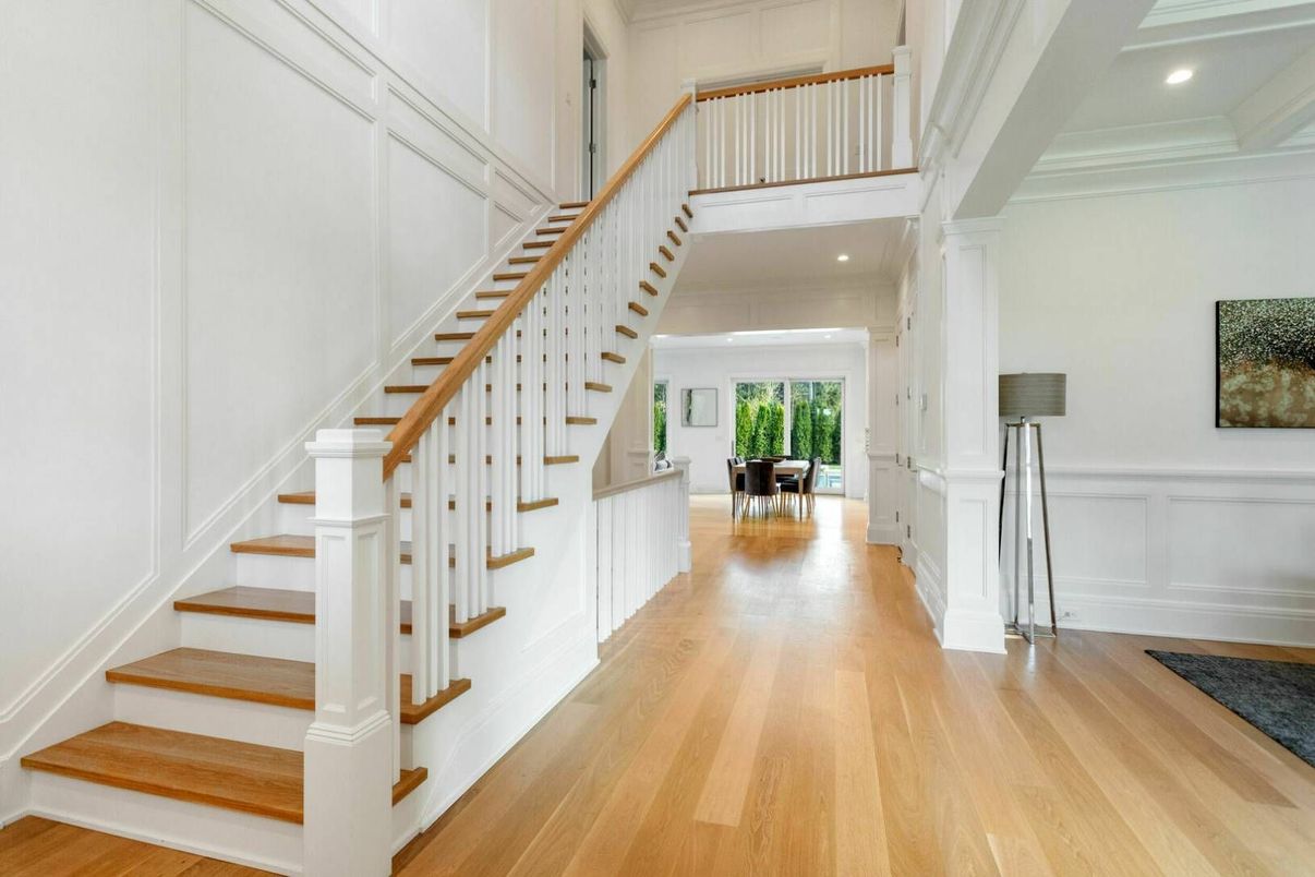 Interior, Recessed Lighting, Wood Texture Flooring