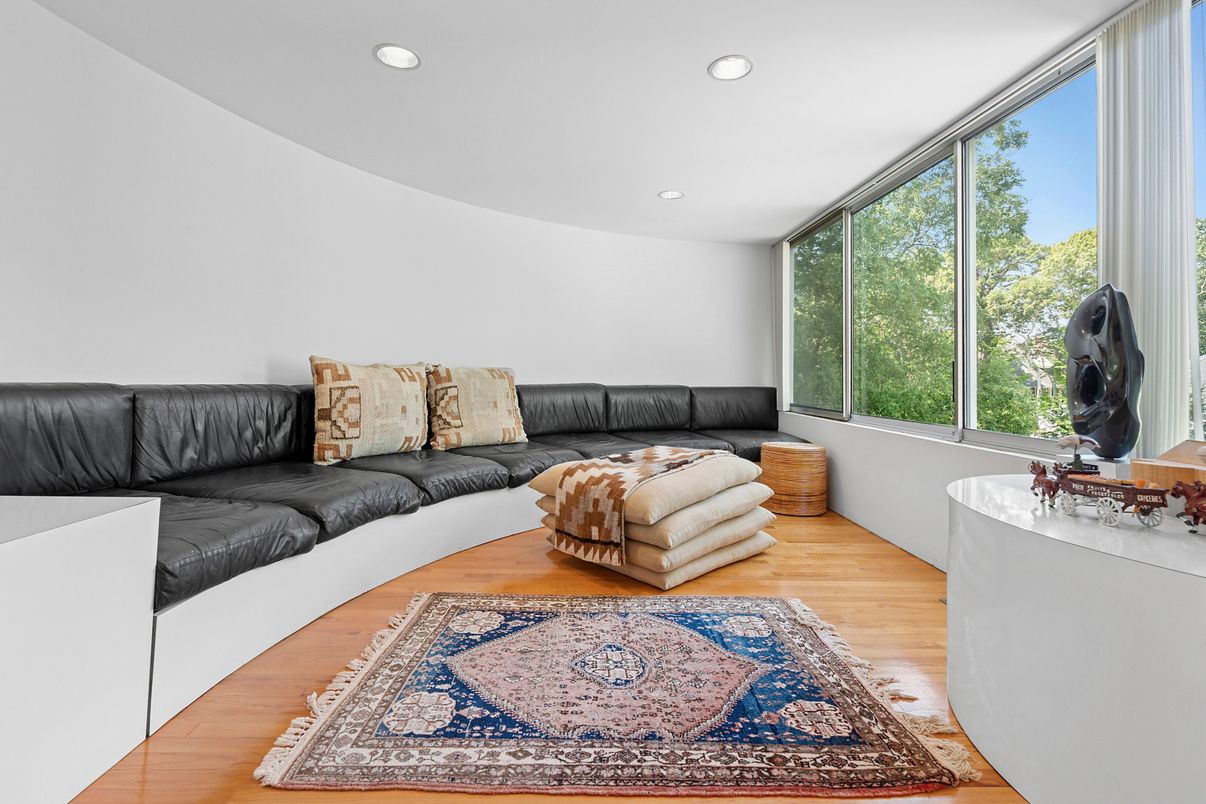 Interior, Recessed Lighting, Wood Texture Flooring